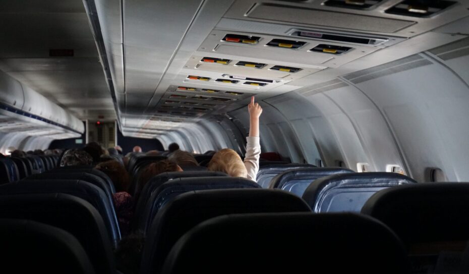 Jak bezpečně poslat dítě letadlem bez doprovodu rodičů?