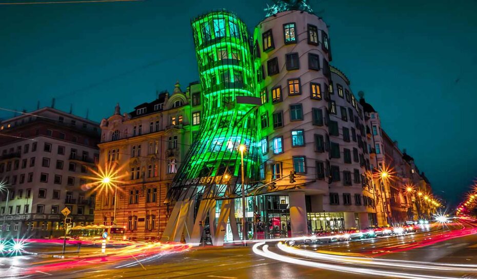 Pražský Tančící dům je mezi desítkou nejhezčích staveb světa