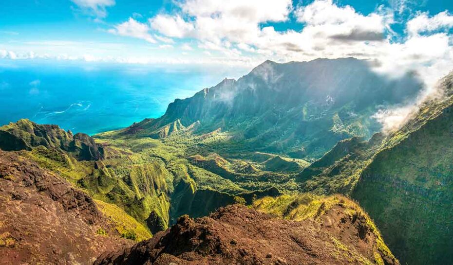 Havaj chce odstranit zakázanou stezku Haiku Stairs. Přibývá úrazů